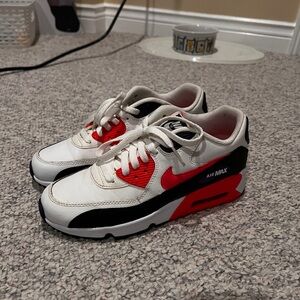 Nike Air Max 90 Sneakers